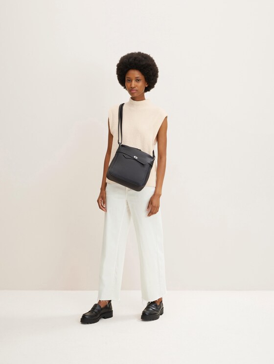 LILLY shoulder bag in a square format