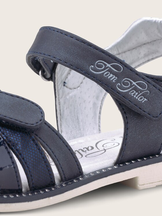 sandals with velcro
