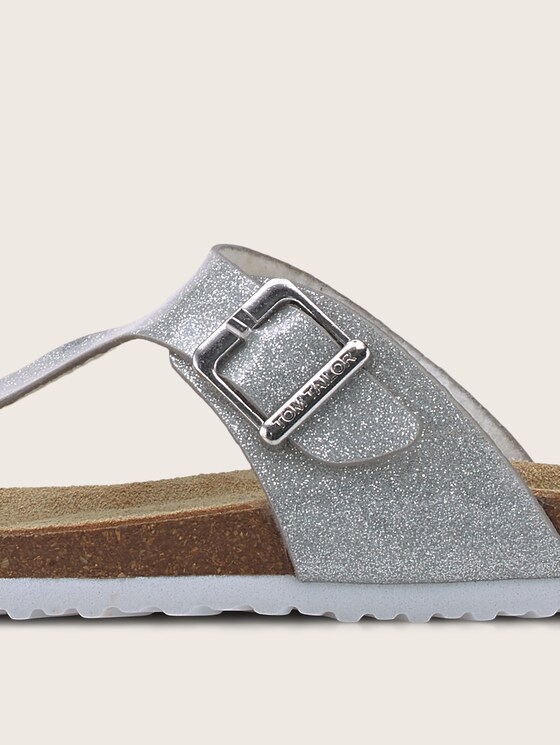 Sandals with glitter