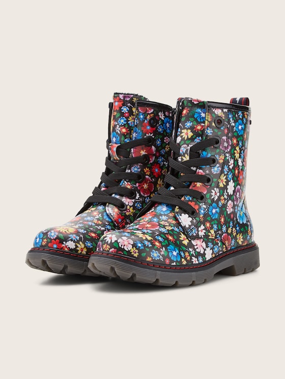 Lined boots with a floral pattern 