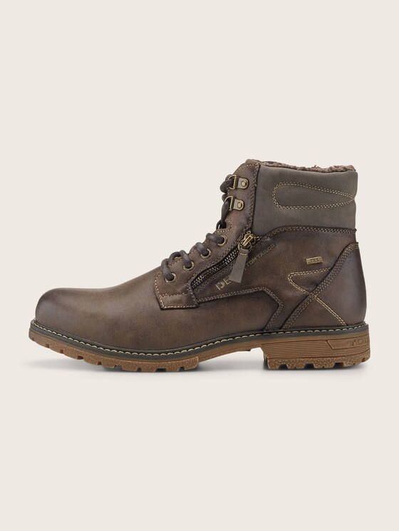 Gefütterte Stiefel