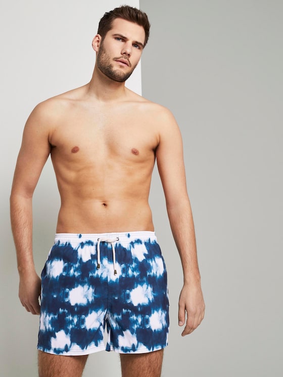 Swimming shorts in a batik pattern - Men - navy/multicolor - 5 - TOM TAILOR