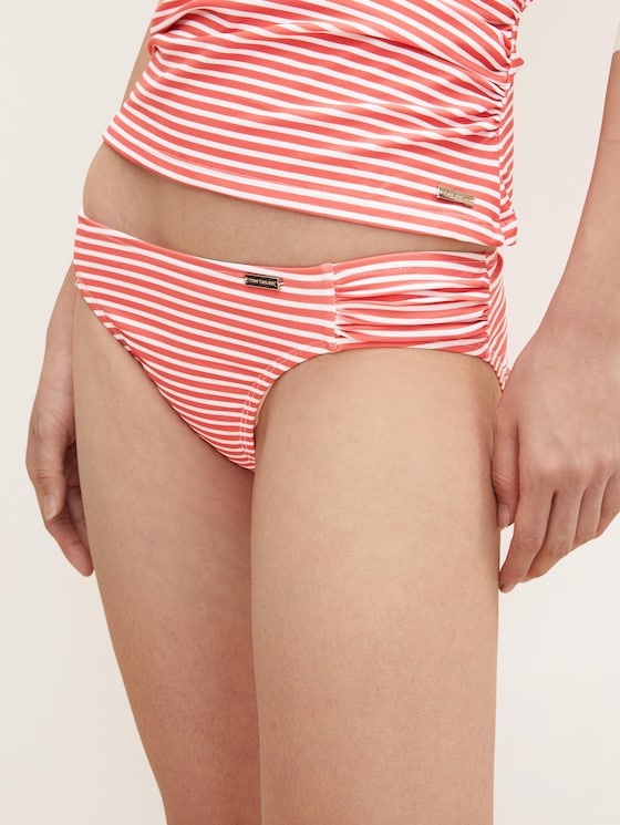 Striped bikini briefs