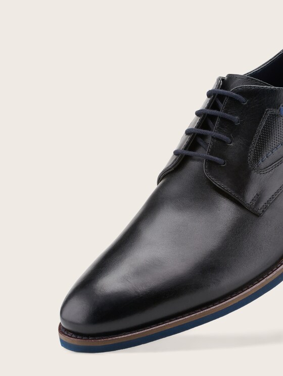 Oxfordschuhe mit Kontrastnaht
