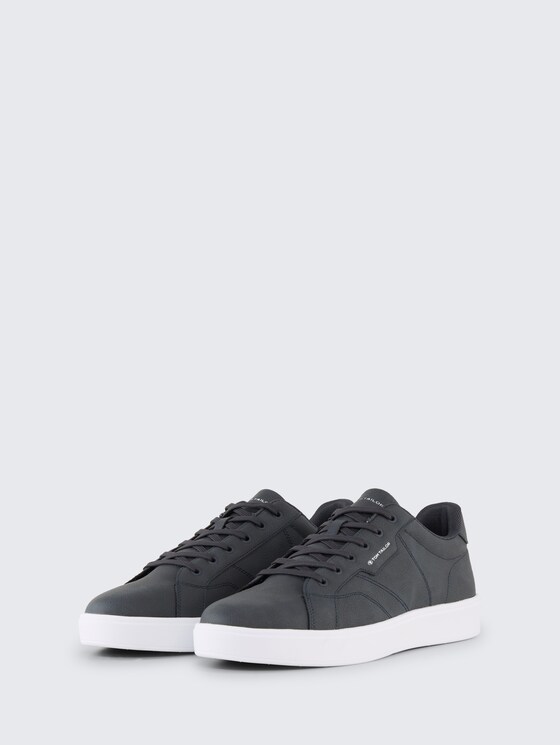 Sneaker aus Lederimitat von Men, navy