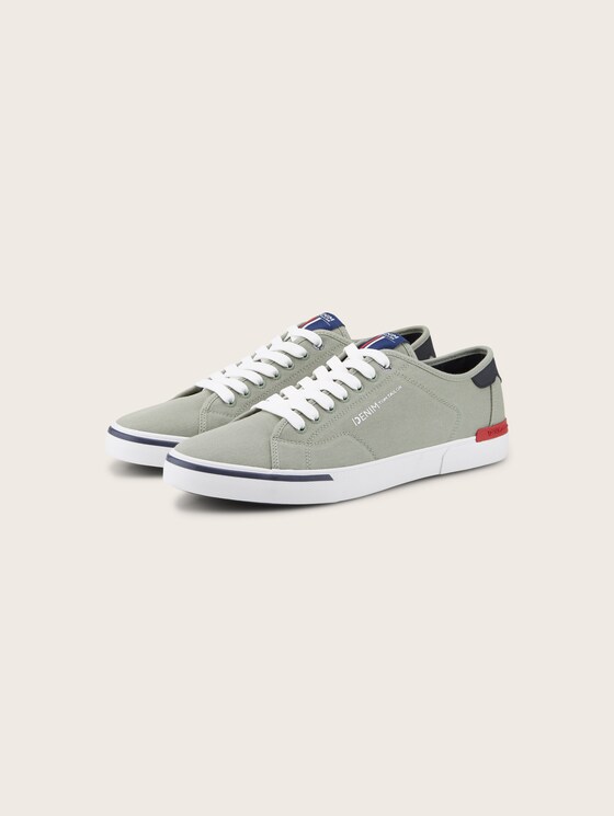 Sneaker mit Textprint