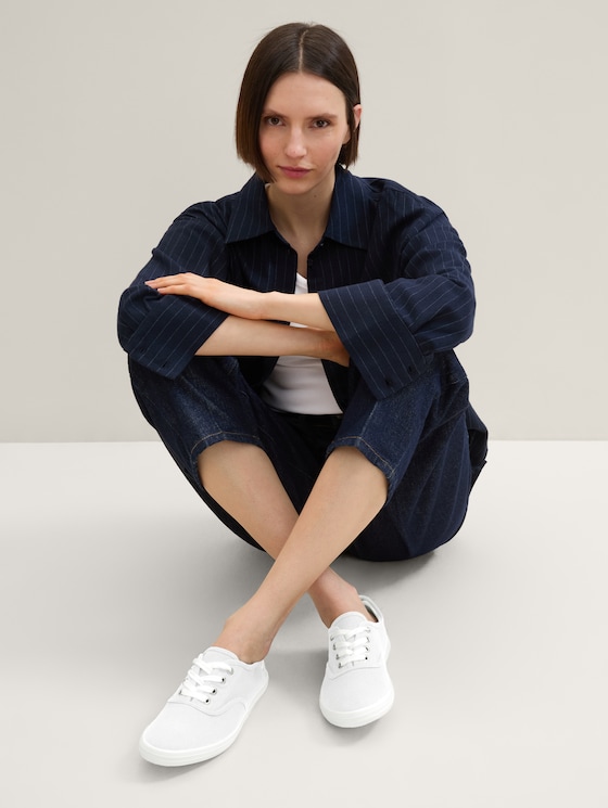 Basic Schnürschuhe von Women, white