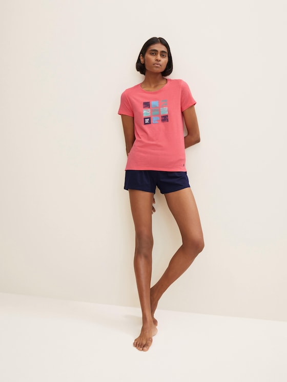 by Pyjama Tailor with a T-shirt print shorty a Tom with