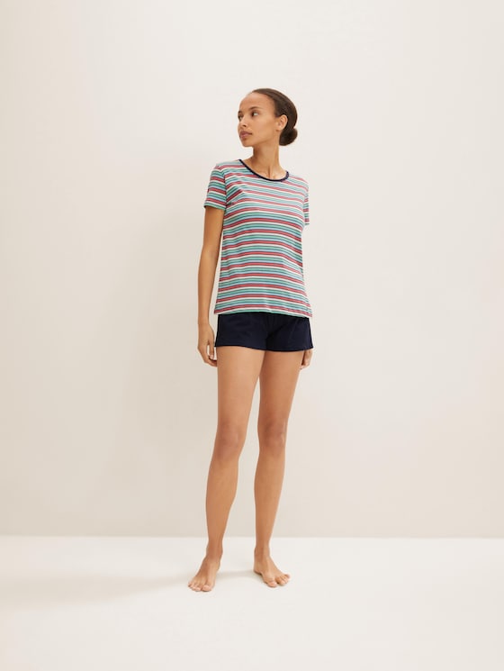 Pyjama shorty with a striped T-shirt