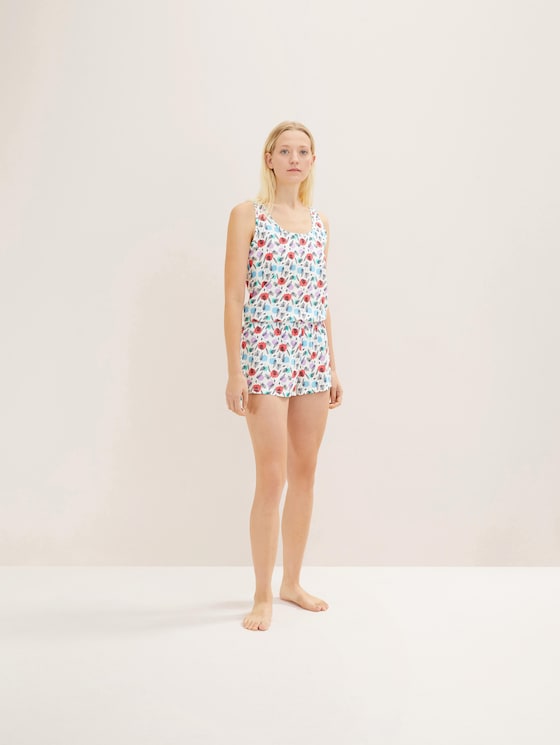 Short pyjama set with a floral print