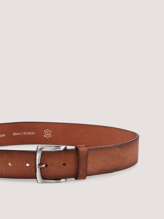 Leather belt with embossing