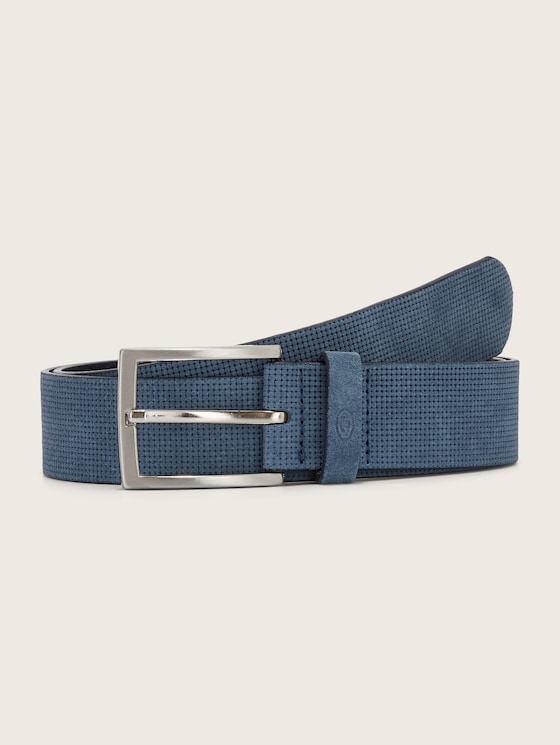 Belt with a square pin buckle 