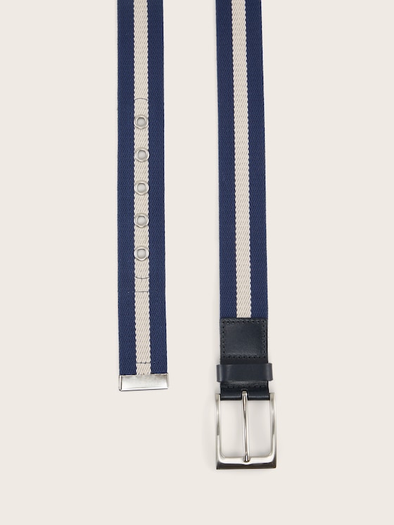 Belt with a square pin buckle