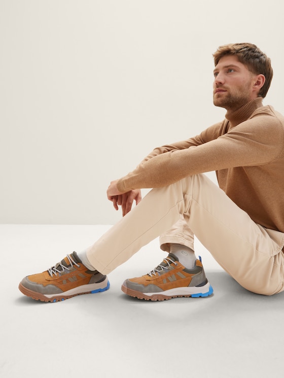 Gemusterter Sneaker von Men, cognac