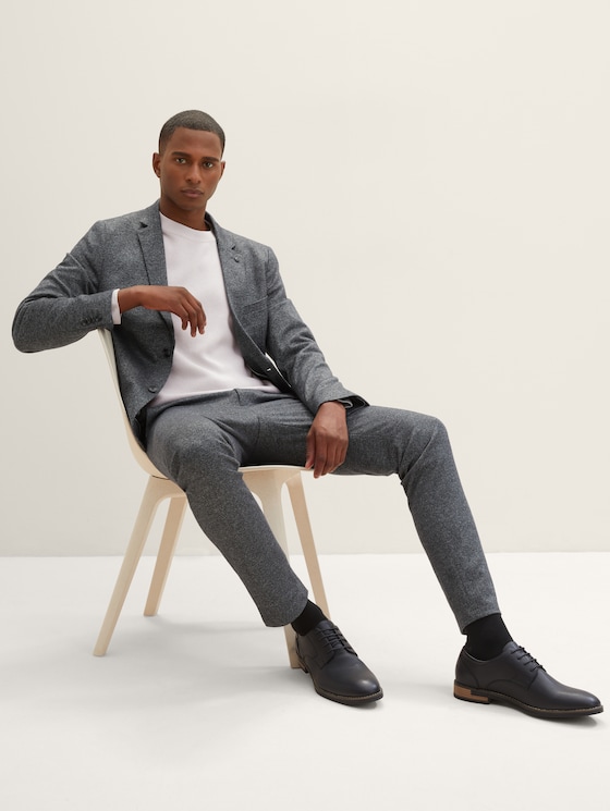 Schnürschuhe aus hochwertigem Kunstleder von Men, black