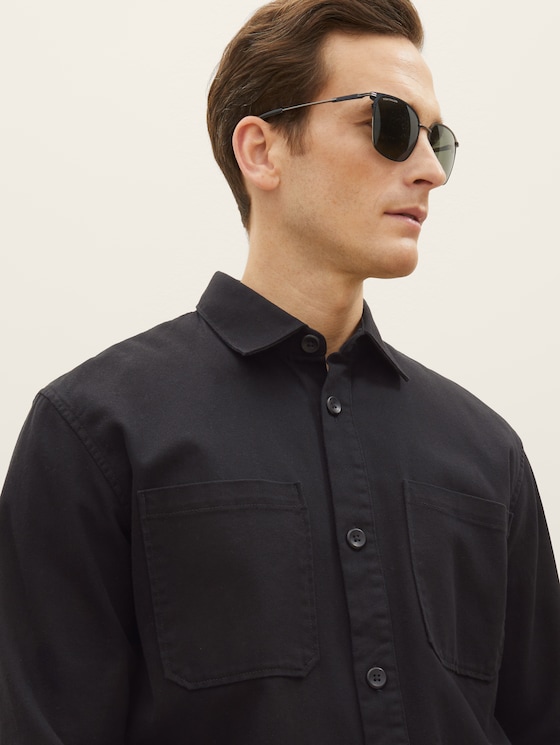 Kussenzonnebril met licht hoekige glazen door Men, schwarz matt-gun