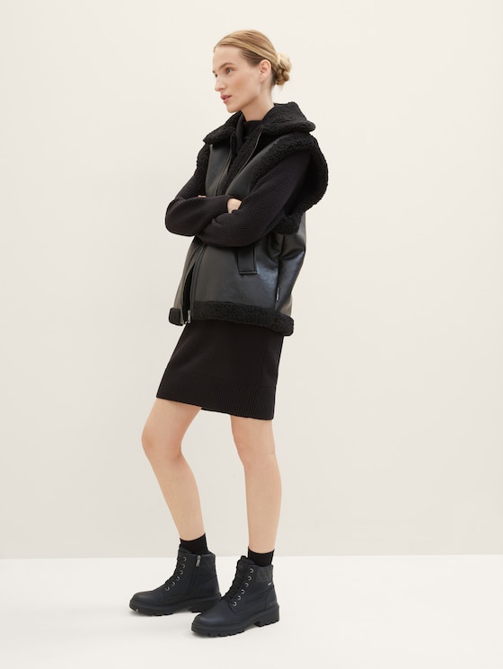 Gevoerde laarzen met blokhak door Women, black