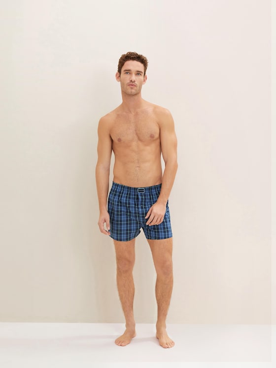 Woven shorts in a twin pack