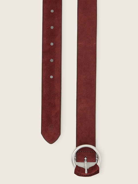 Leather belt with a round pin buckle