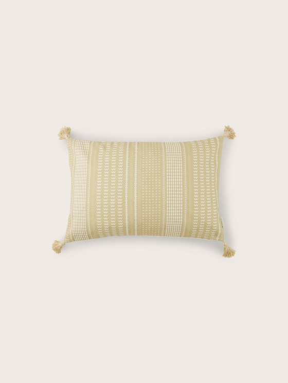 Woven decorative cushion cover with tassels