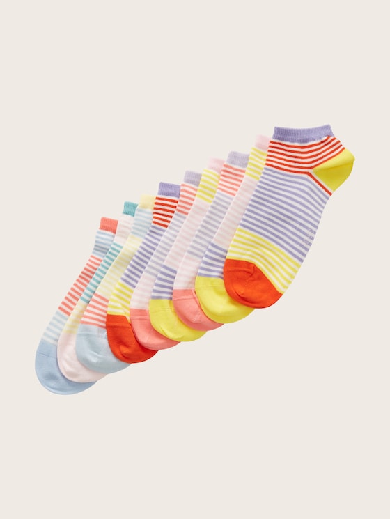 patterned sock set in a multipack
