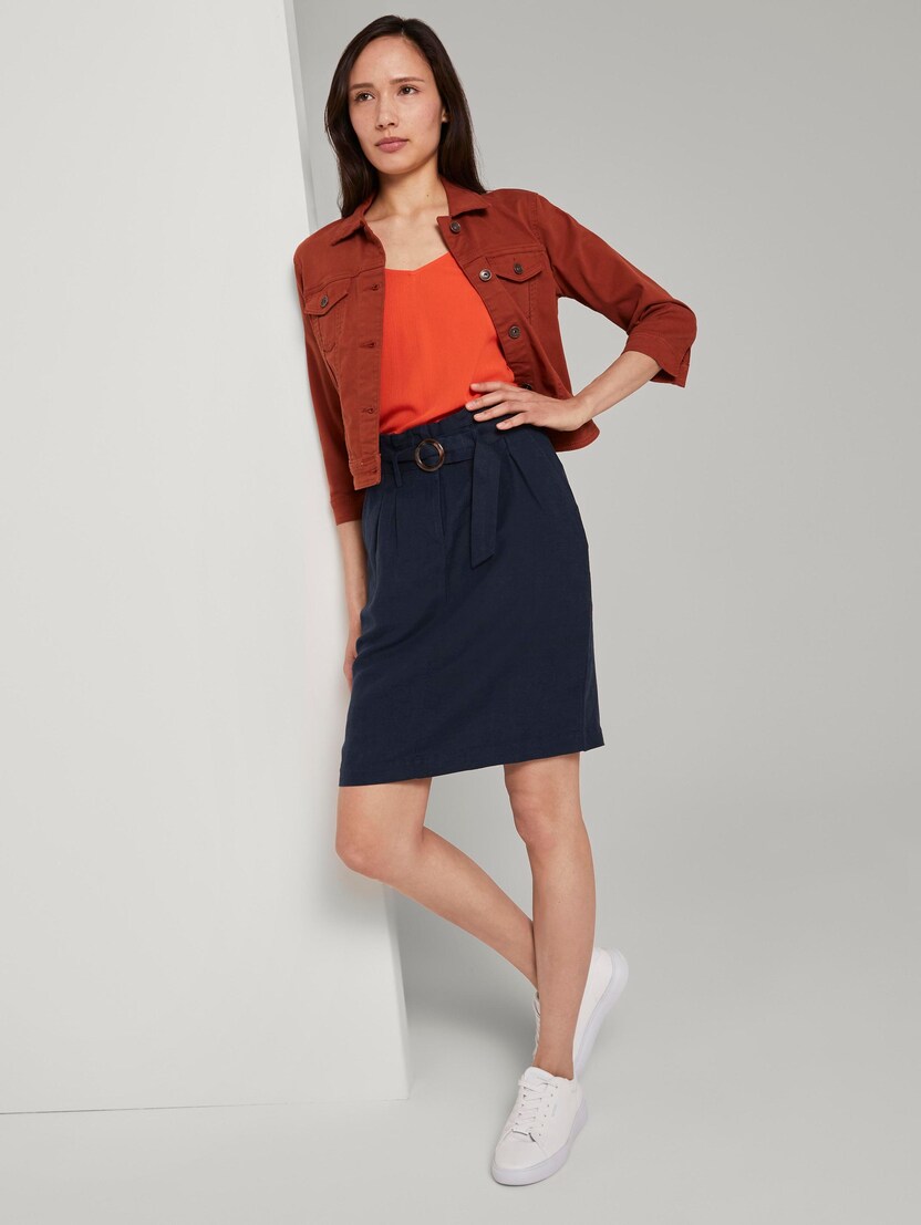 High-waisted paperbag skirt with a belt 