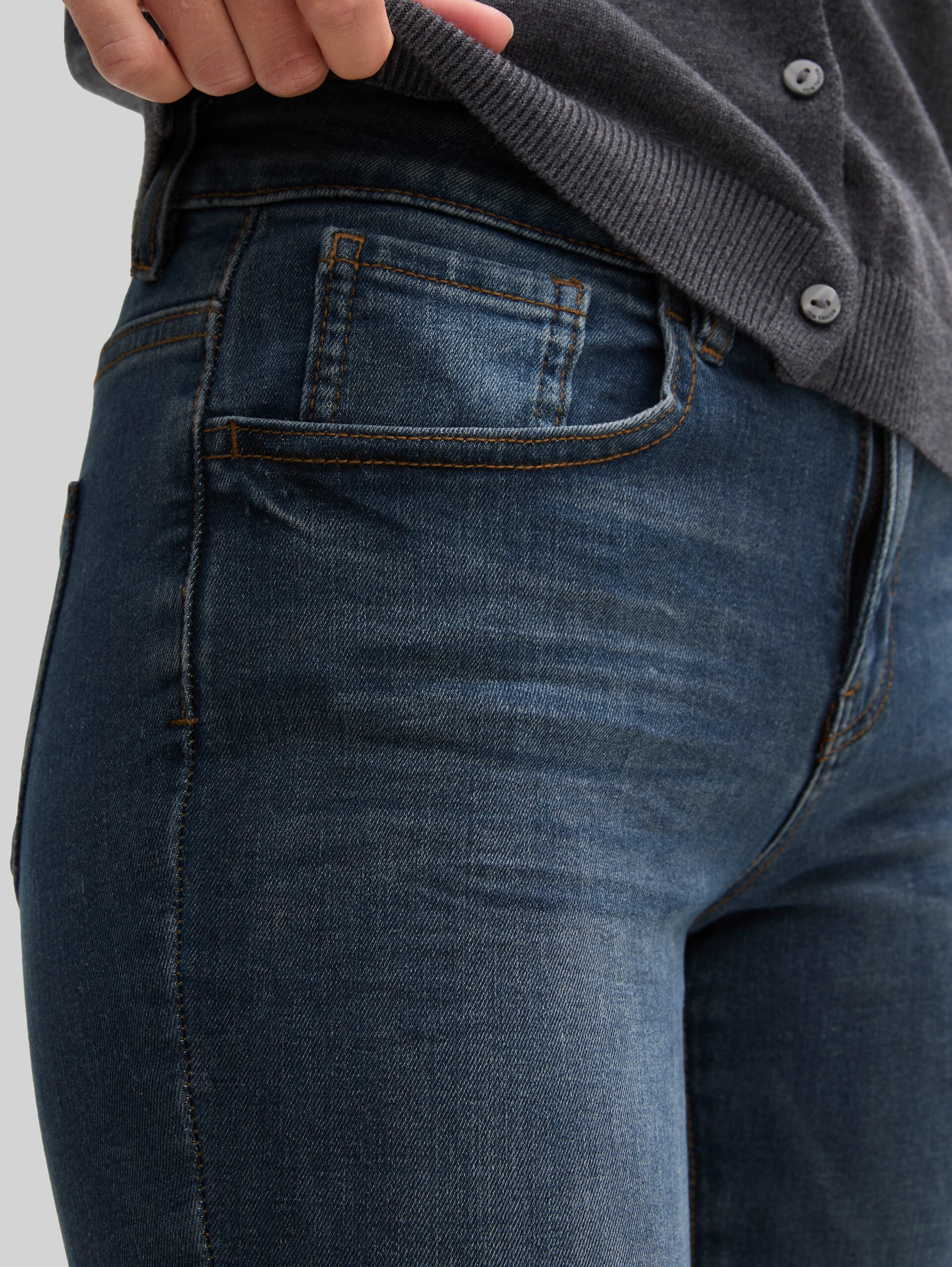 TTALEXA SKINNY Jeans - dark stone wash denim - Detail-Model-Ansicht