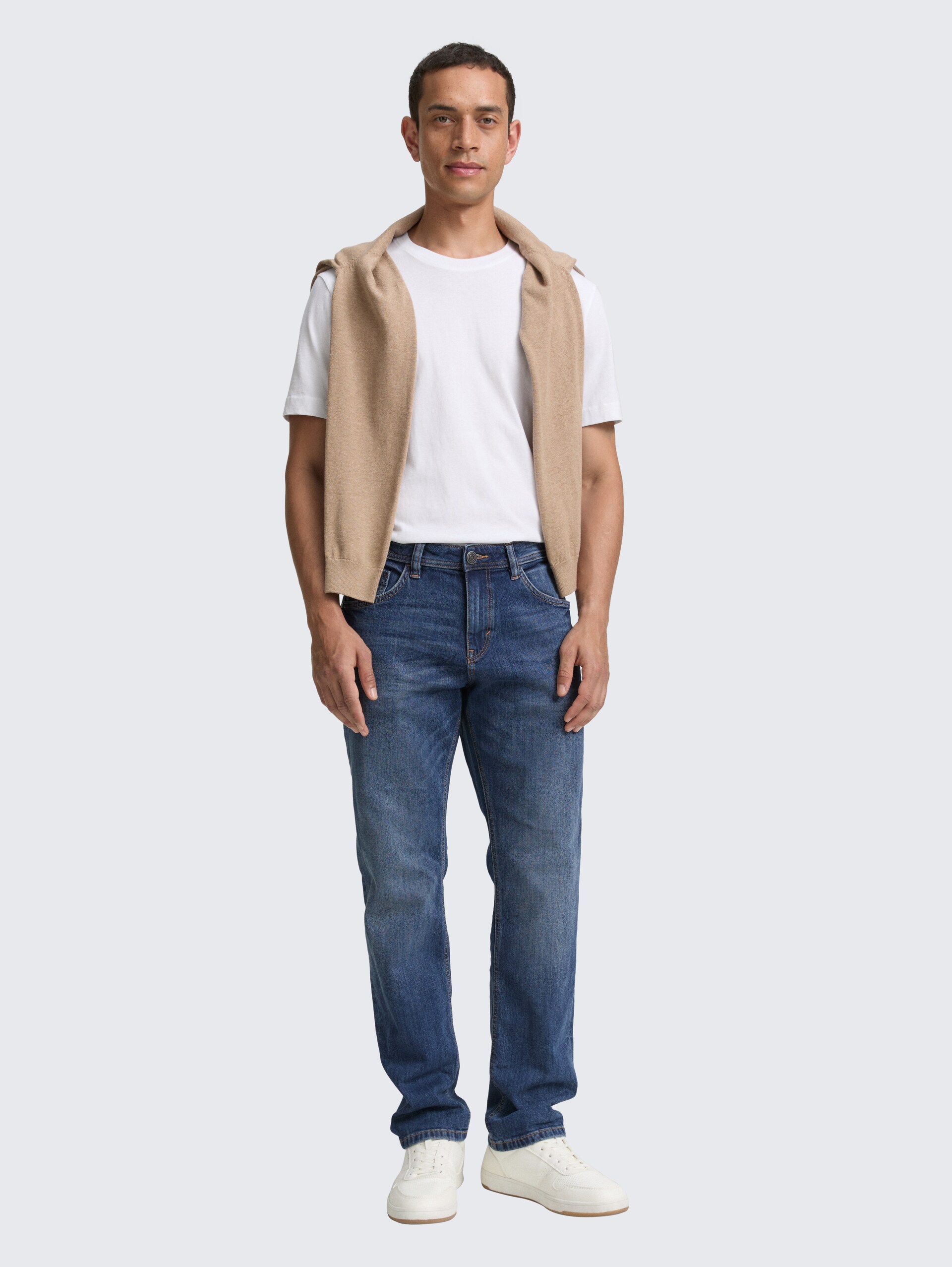 TTMARVIN STRAIGHT Jeans - Used Mid Stone Blue Denim - Model front view