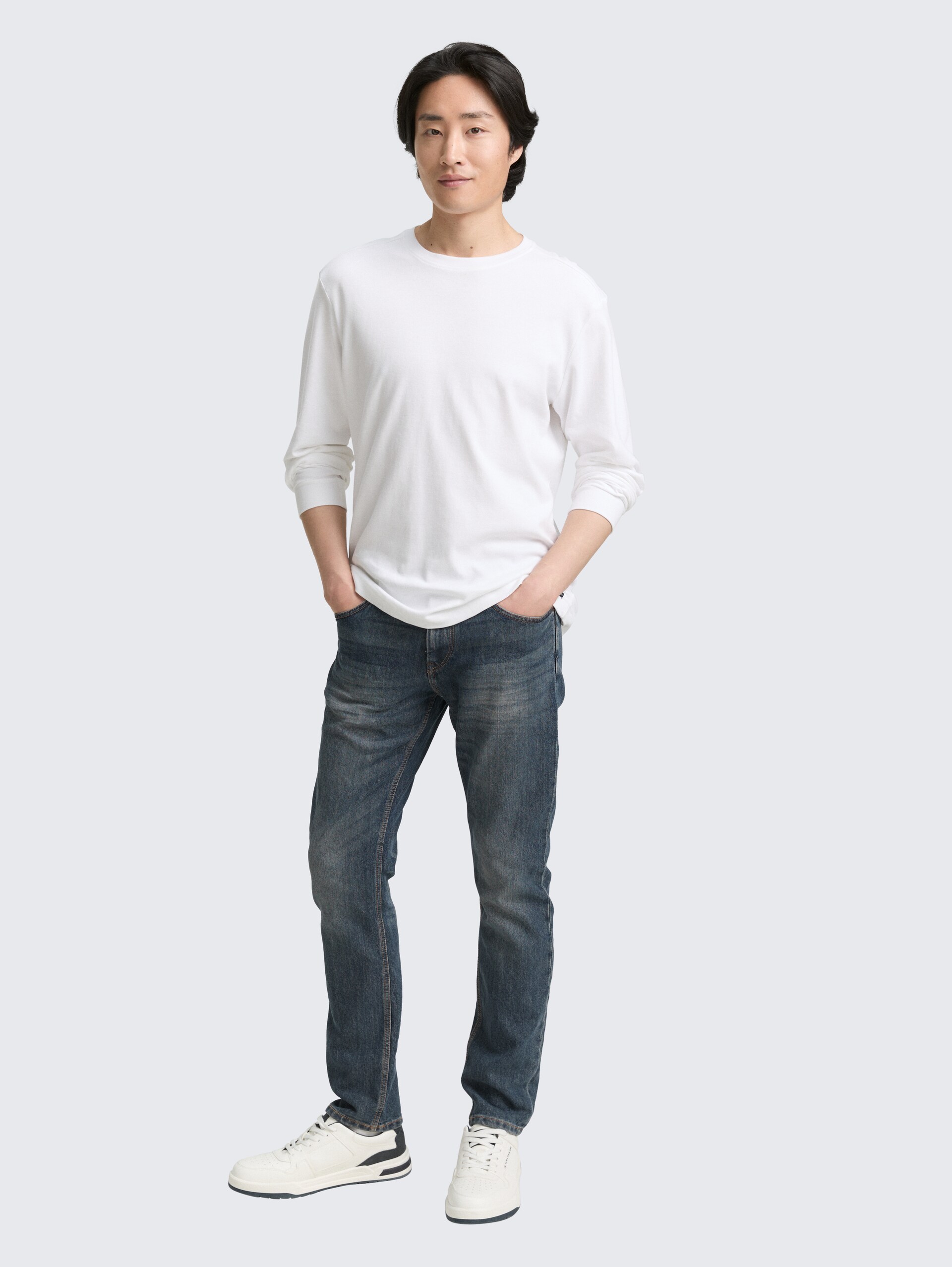 TTMARVIN STRAIGHT Jeans - mid stone wash denim - Model-Vorderansicht