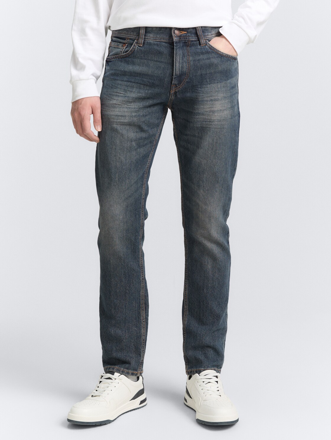 TTMARVIN STRAIGHT Jeans - mid stone wash denim - Ausschnitt Model-Vorderansicht