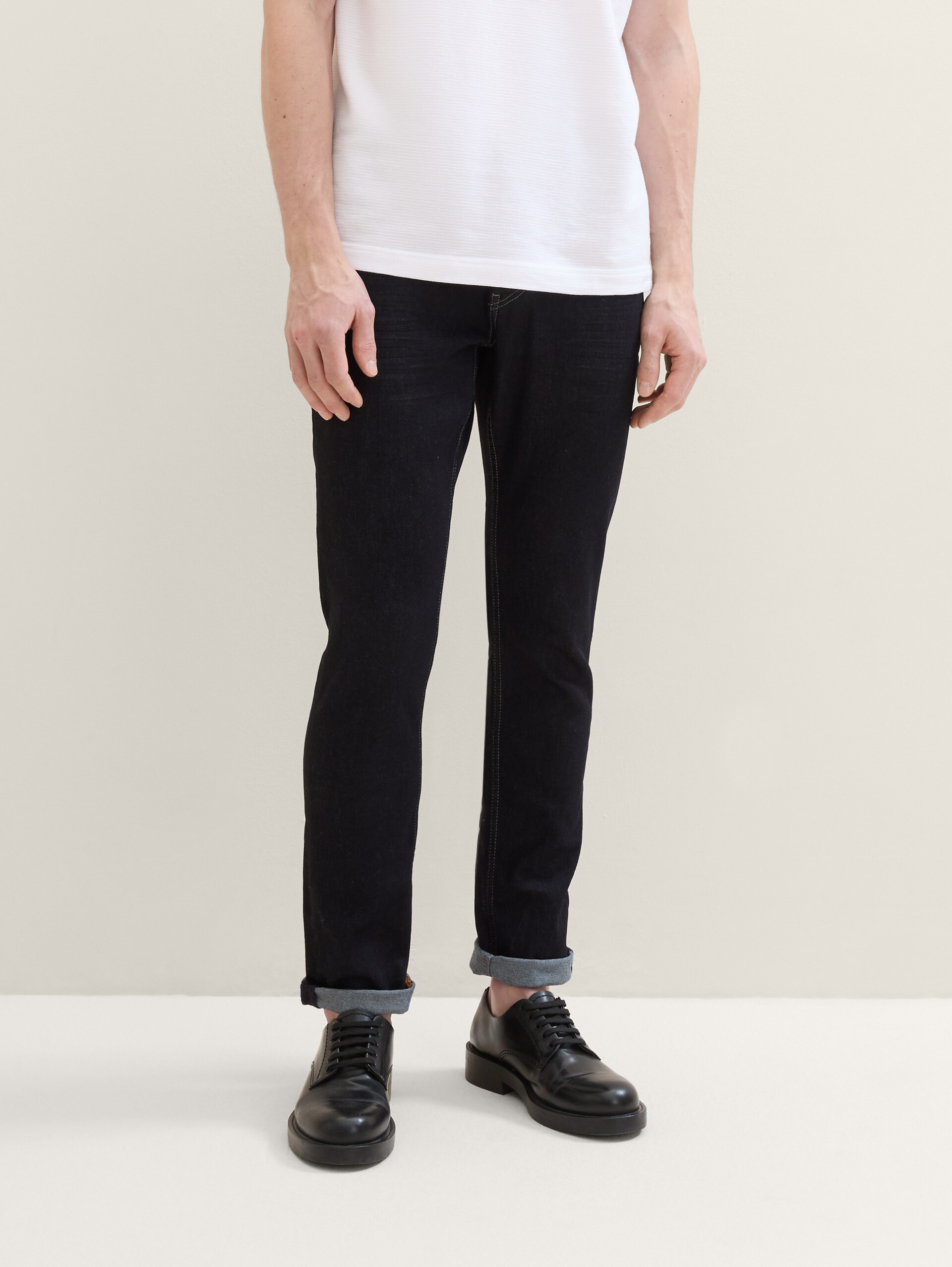 TTJOSH REGULAR SLIM Jeans - Clean Rinsed Blue Denim - Découpe Vue de face du modèle