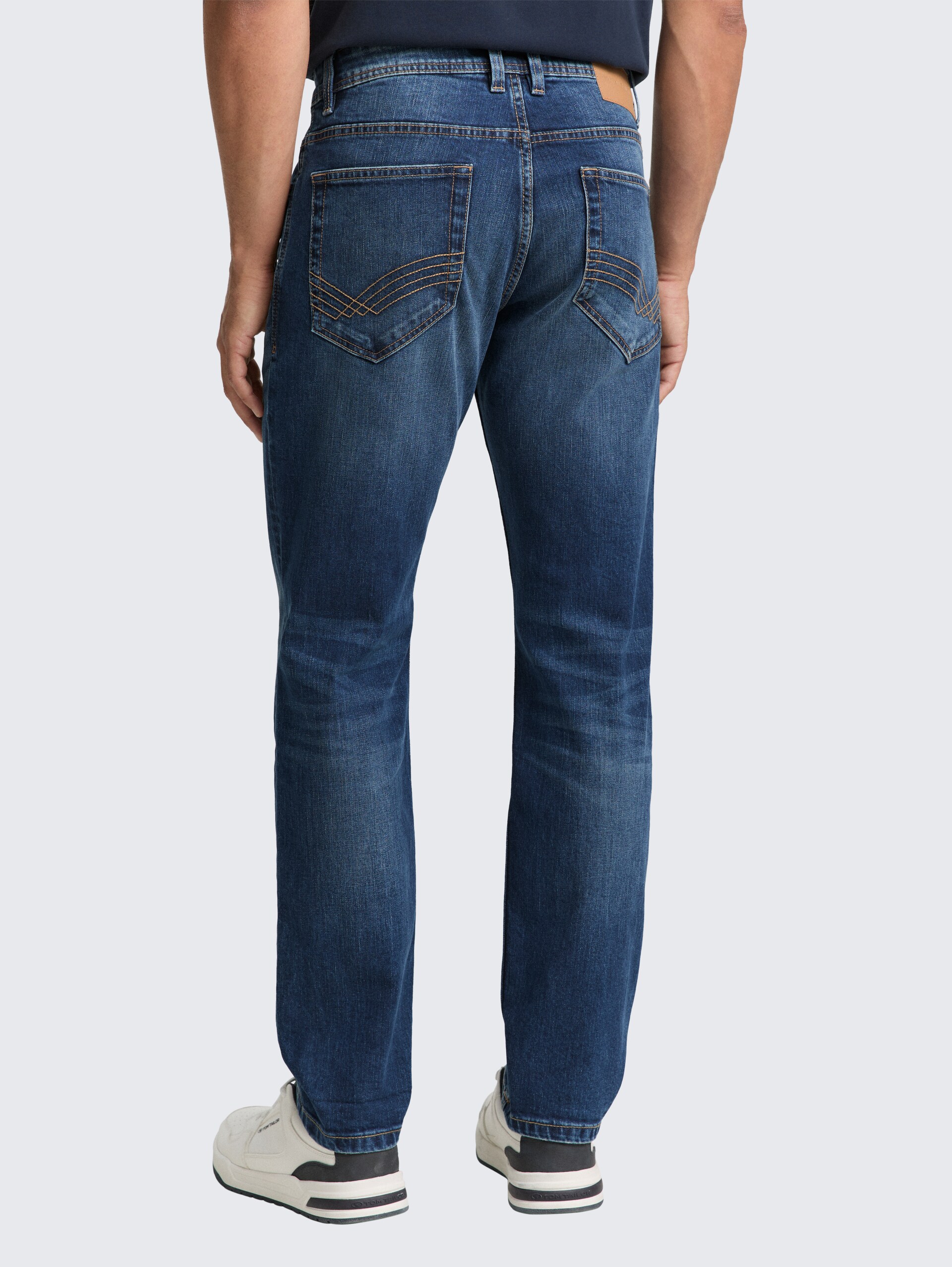 TTJOSH REGULAR SLIM Jeans - mid stone wash denim - Auschnitt Model-Rückansicht