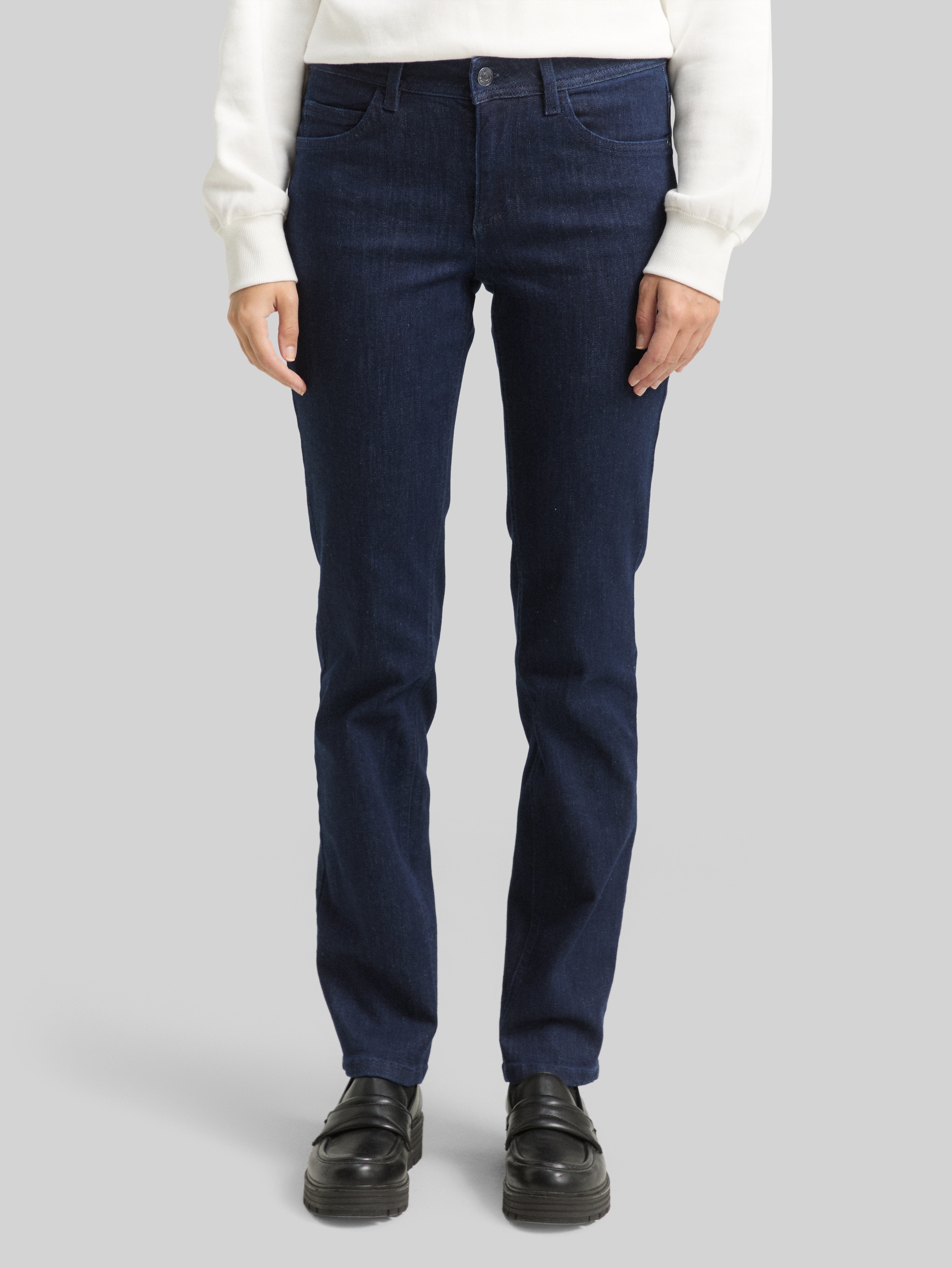 Jeans TTALEXA STRAIGHT - Clean Rinsed Blue Denim - Découpe Vue de face du modèle
