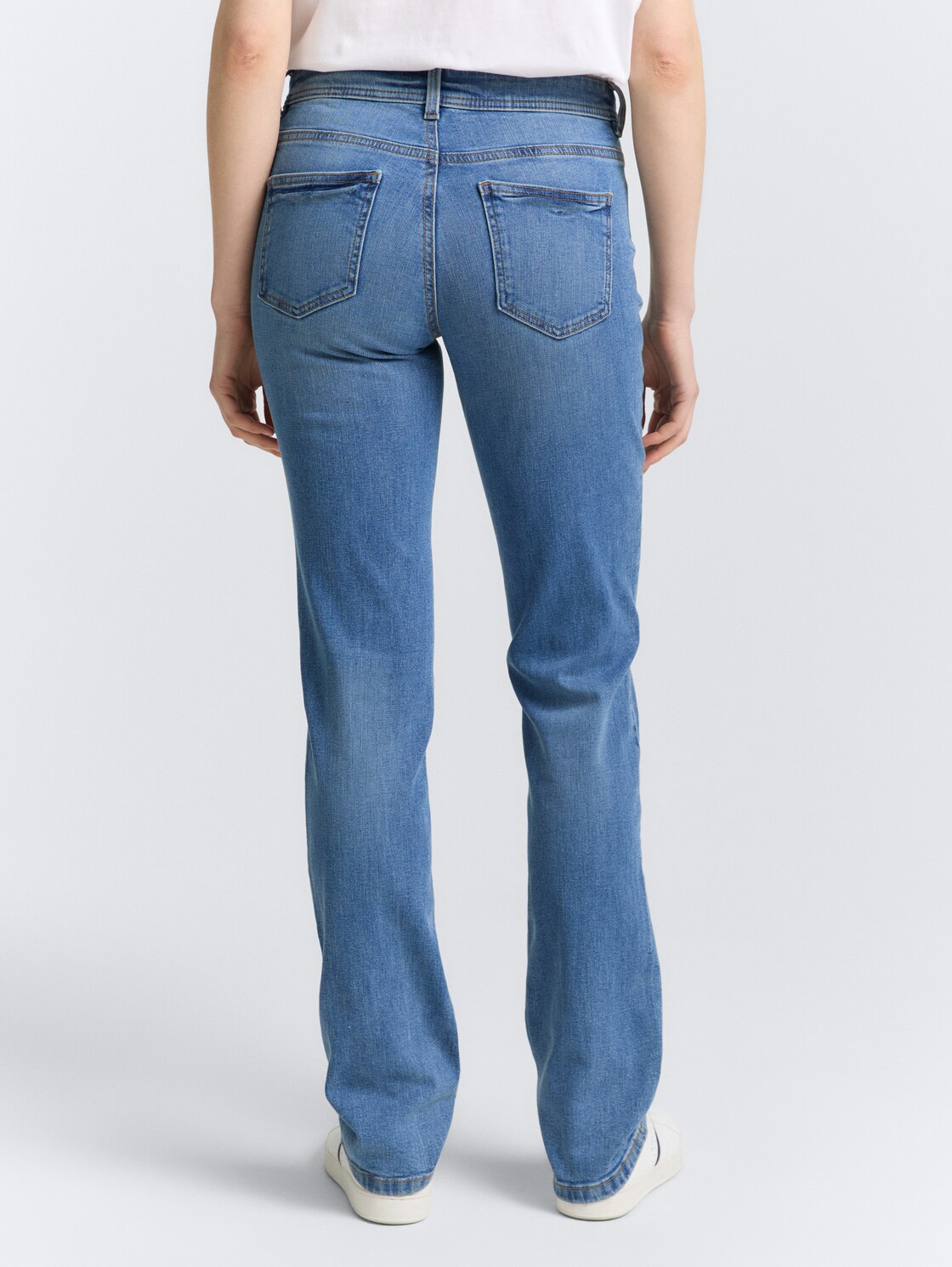 TTALEXA STRAIGHT Jeans - light stone bright blue denim - Auschnitt Model-Rückansicht