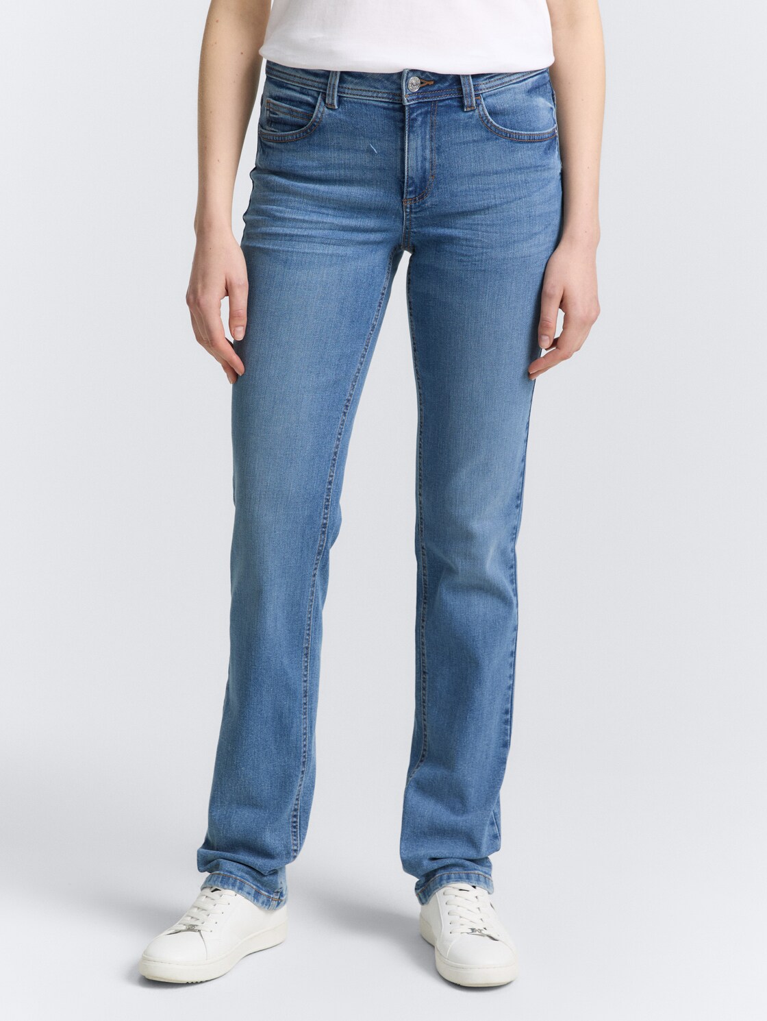 TTALEXA STRAIGHT Jeans - light stone bright blue denim - Ausschnitt Model-Vorderansicht