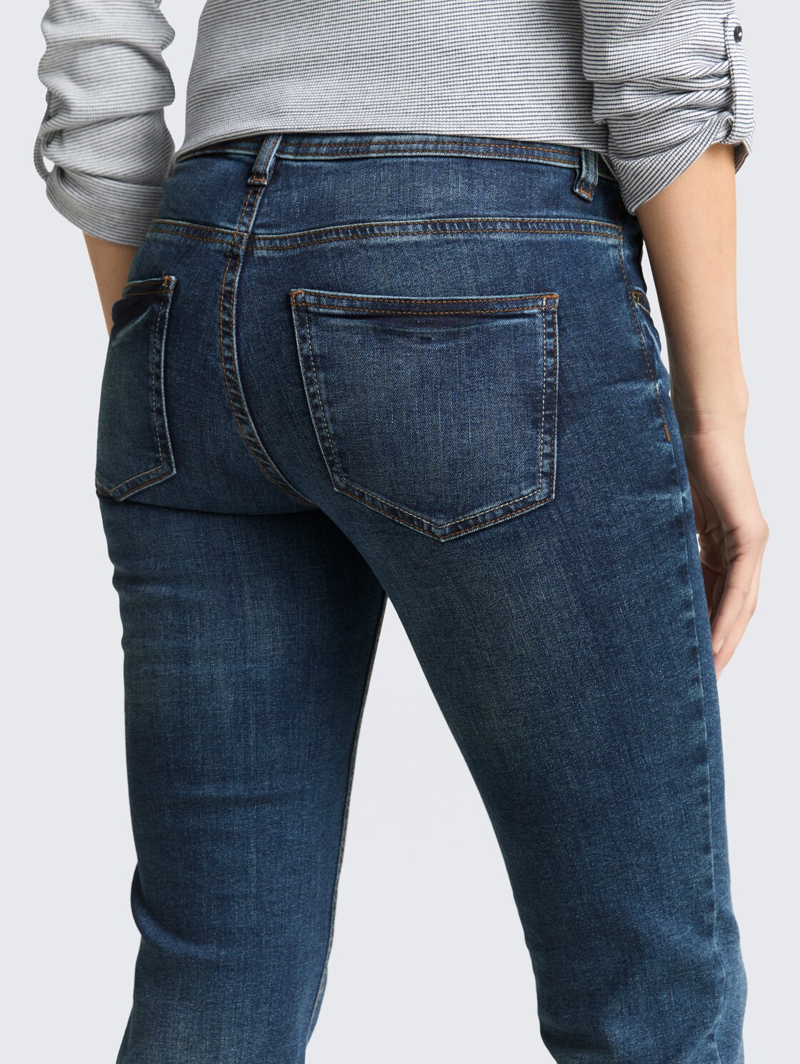 TTALEXA STRAIGHT Jeans - mid stone wash denim - Detail-Model-Ansicht