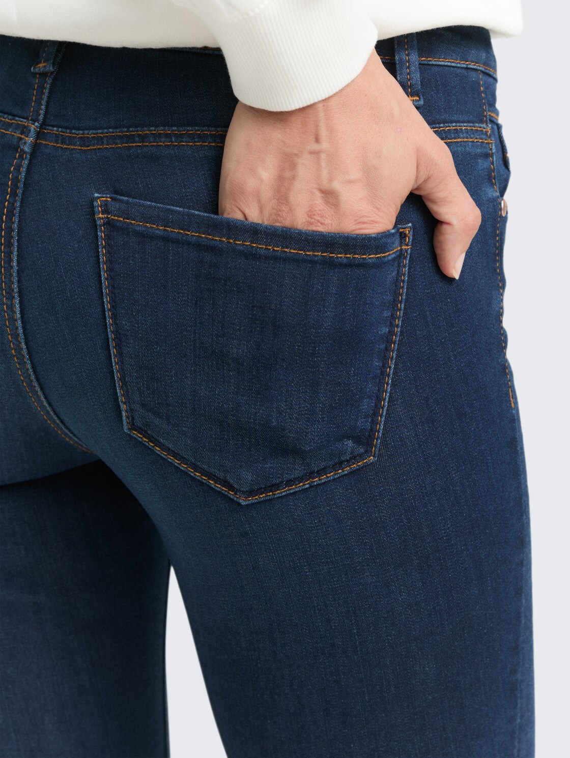 TTALEXA SKINNY Jeans - dark stone wash denim - Detail-Model-Ansicht