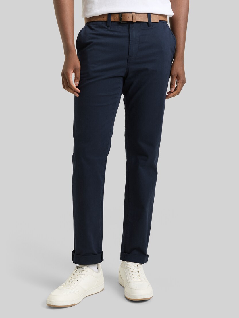 Slim Chino Hose mit Gürtel von Denim Male, sky captain blue