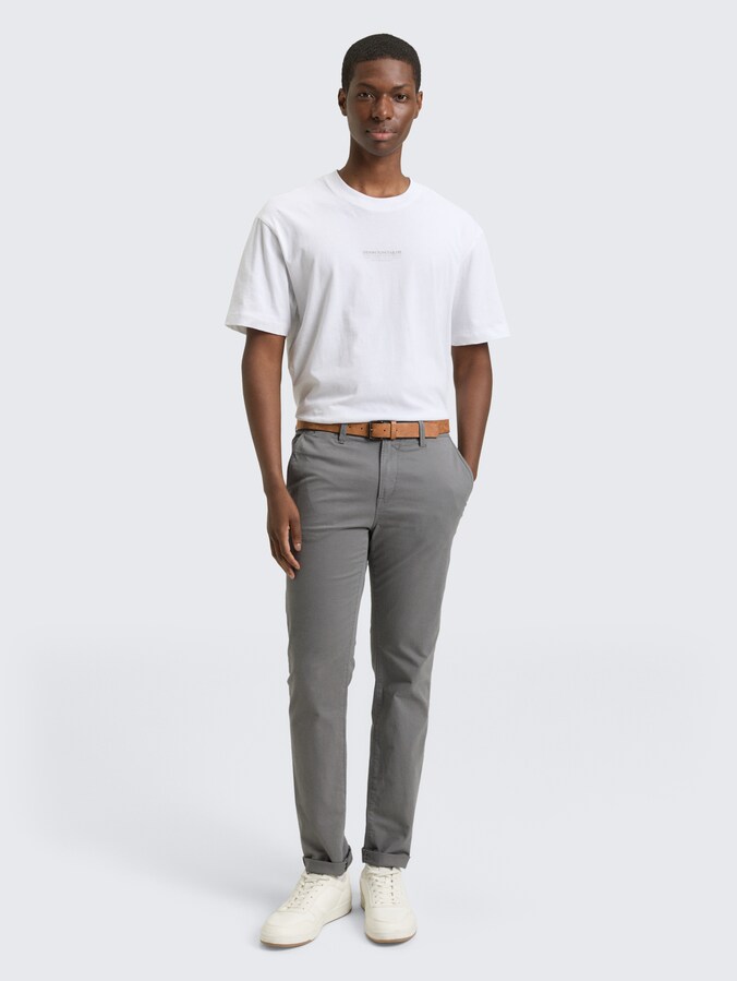 Pantalon chino avec ceinture par Denim Male, Castlerock Grey