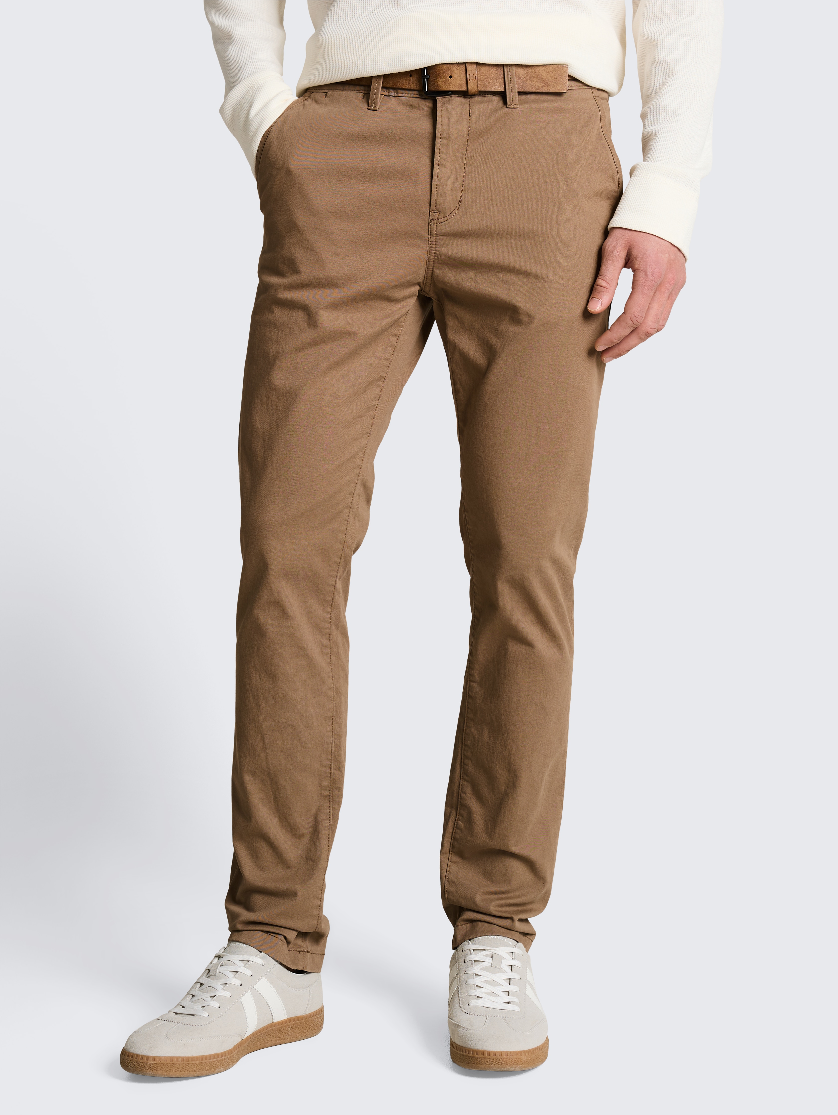 Chino Hose mit Gürtel von Denim Male, Honey Camel beige