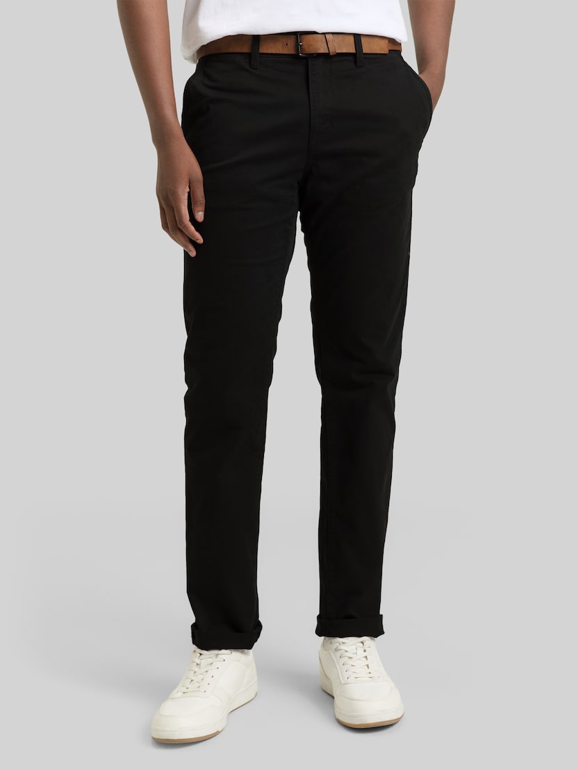 Slim Chino Hose mit Gürtel von Denim Male, Black