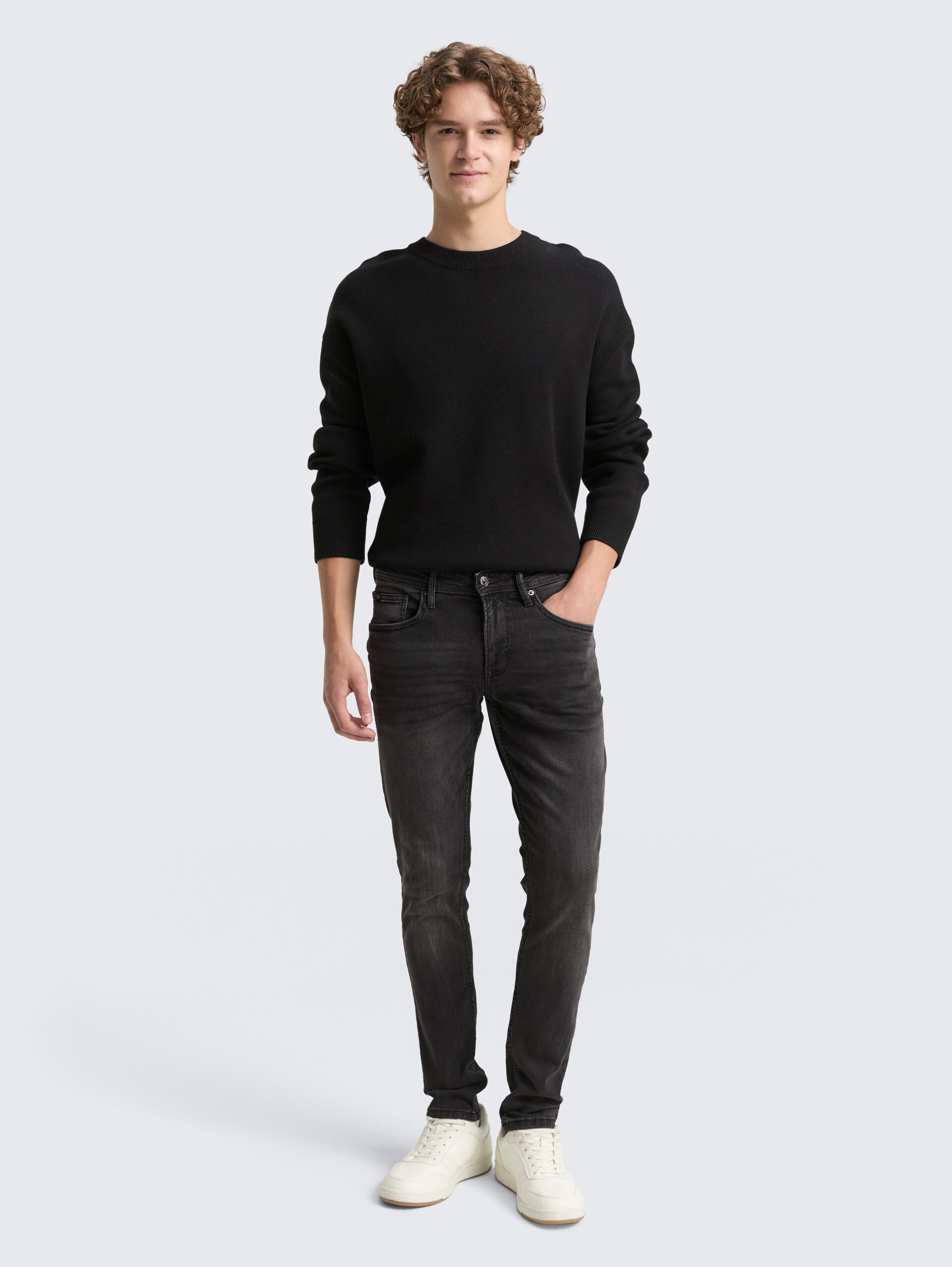 TTCULVER SKINNY Jeans - used dark stone black denim - Model-Vorderansicht