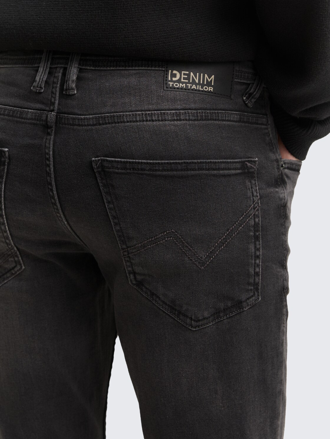 TTCULVER SKINNY Jeans - used dark stone black denim - Detail-Model-Ansicht