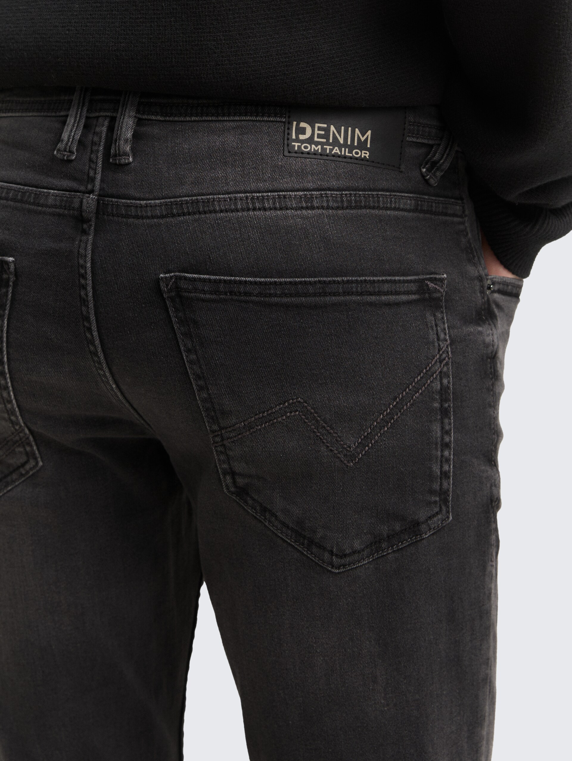 TTCULVER SKINNY Jeans - used dark stone black denim - Detail-Model-Ansicht