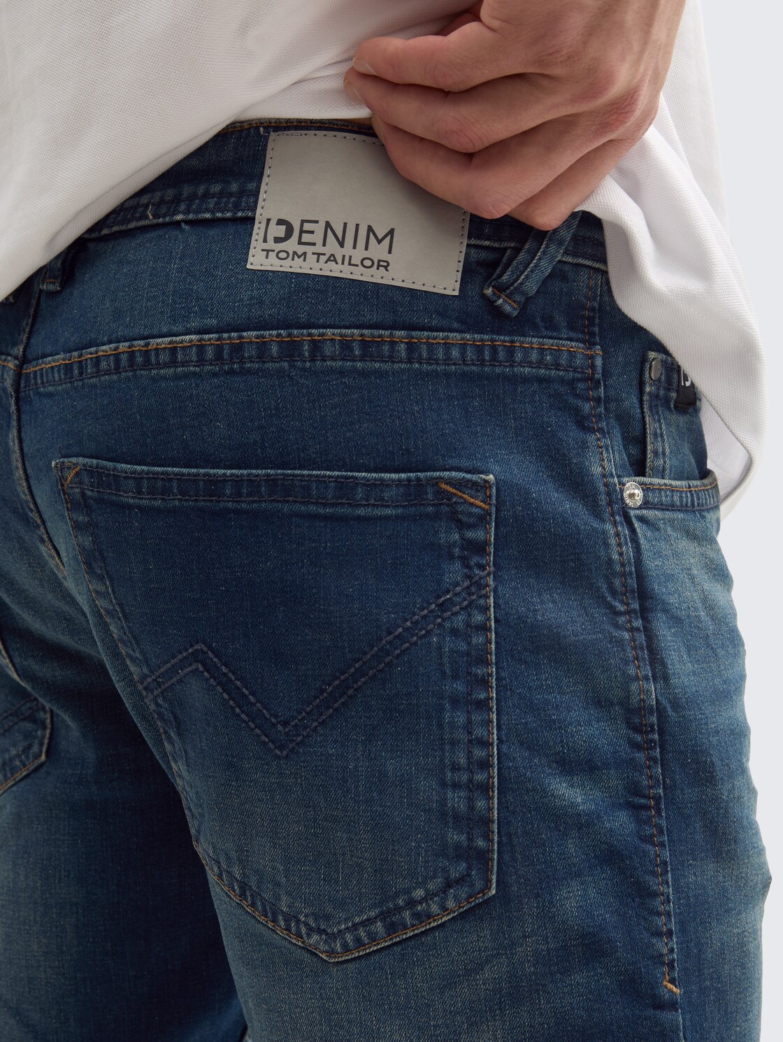 TTPIERS SLIM Jeans - dark stone wash denim - Detail-Model-Ansicht