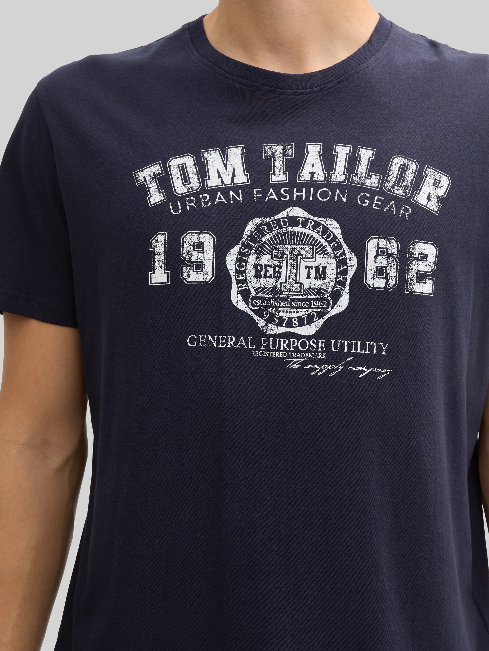 T-Shirt mit Logo-Print - Knitted Navy - Detail-Model-Ansicht