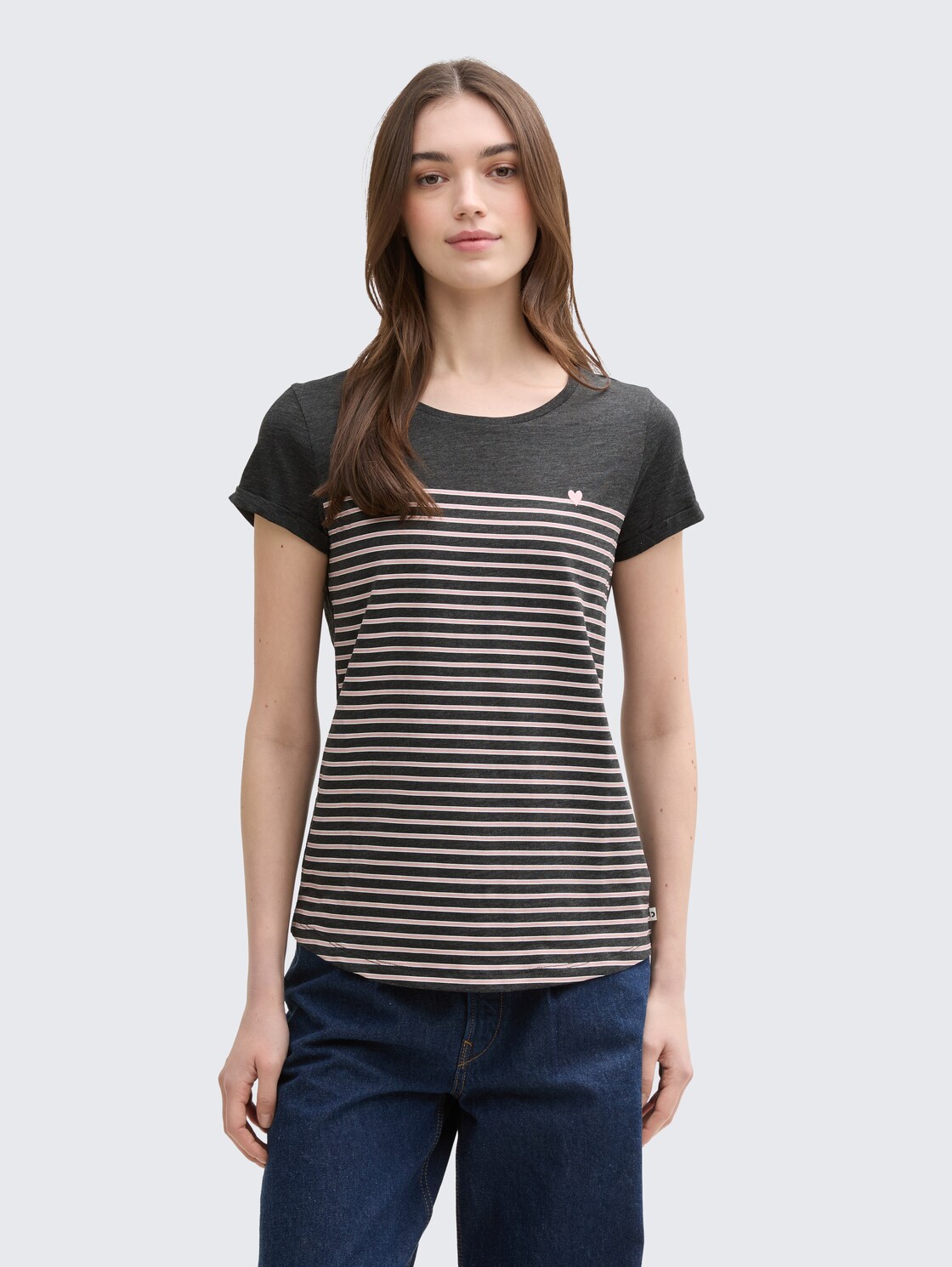 Gestreiftes T-Shirt - dark grey rose stripe - Ausschnitt Model-Vorderansicht
