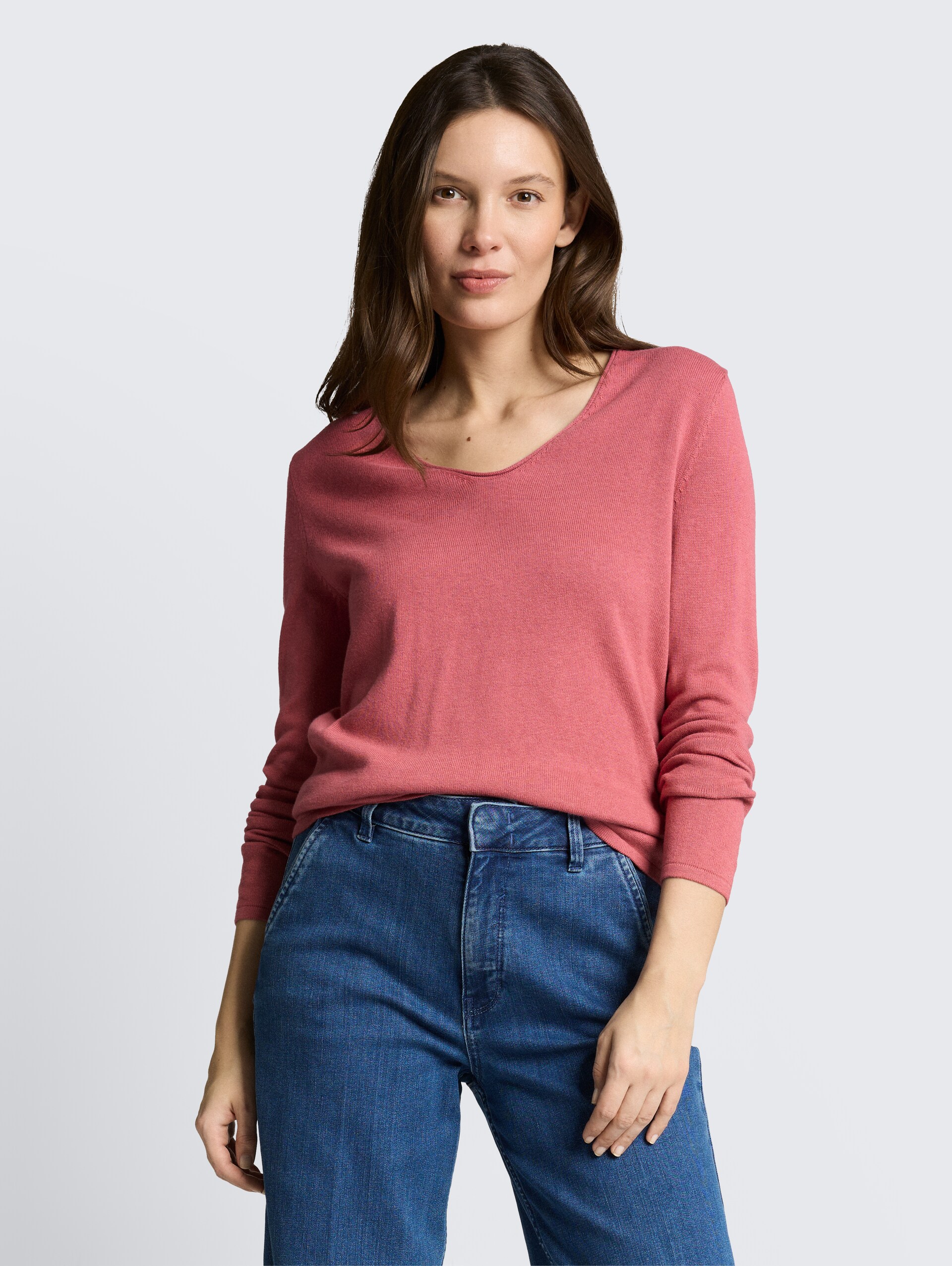 Pullover mit V-Ausschnitt - cozy pink - Ausschnitt Model-Vorderansicht