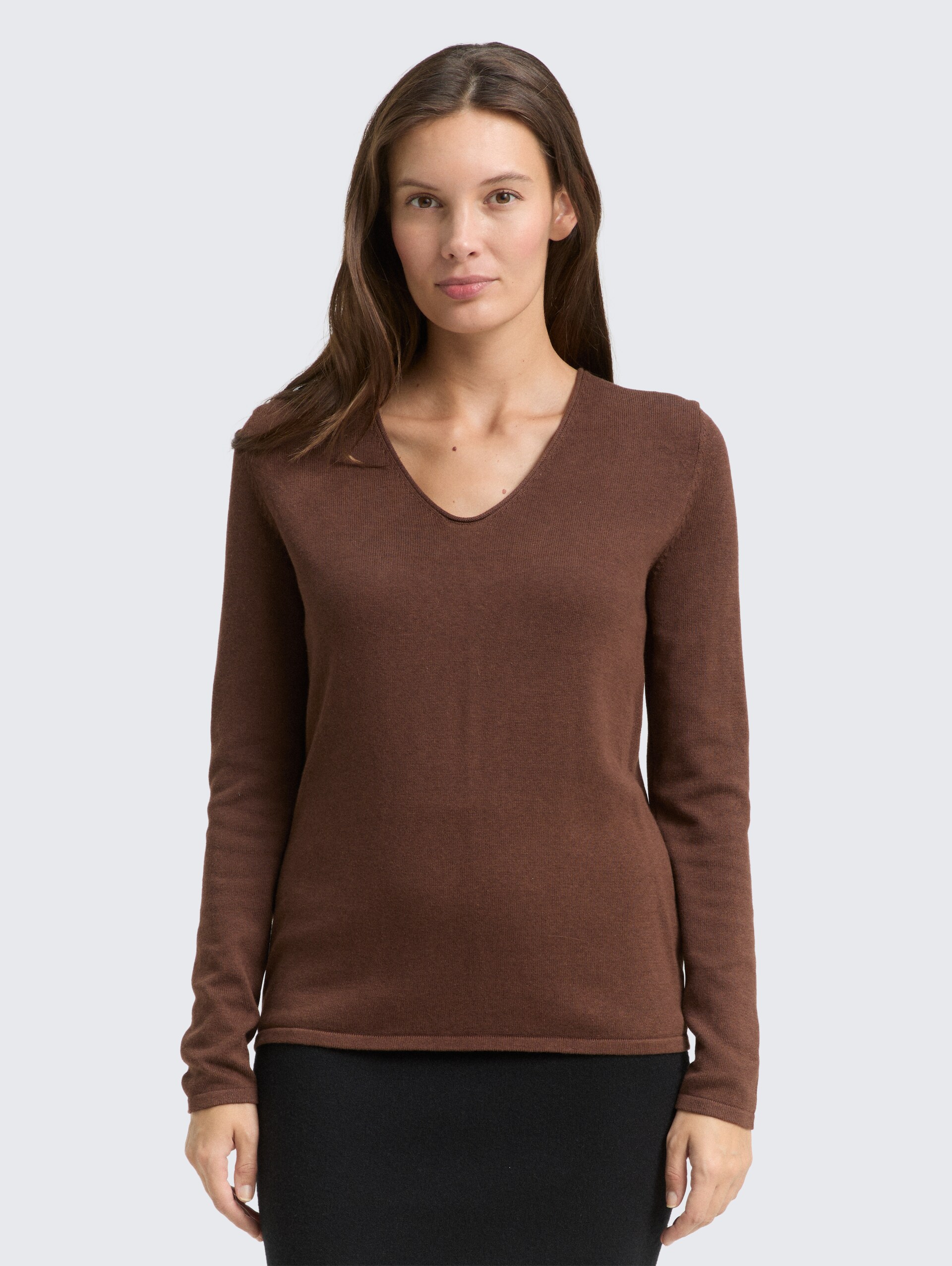 Strickpullover mit V-Ausschnitt - dark pecan brown - Ausschnitt Model-Vorderansicht