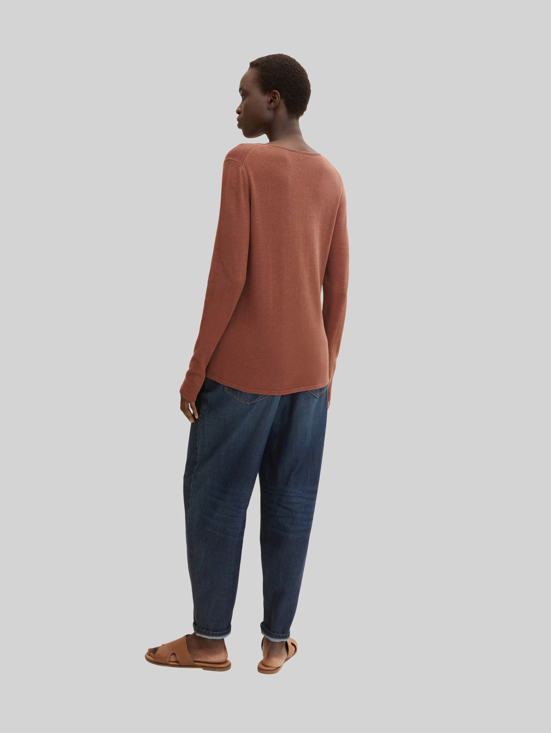 Strickpullover mit V-Ausschnitt - grounded brown